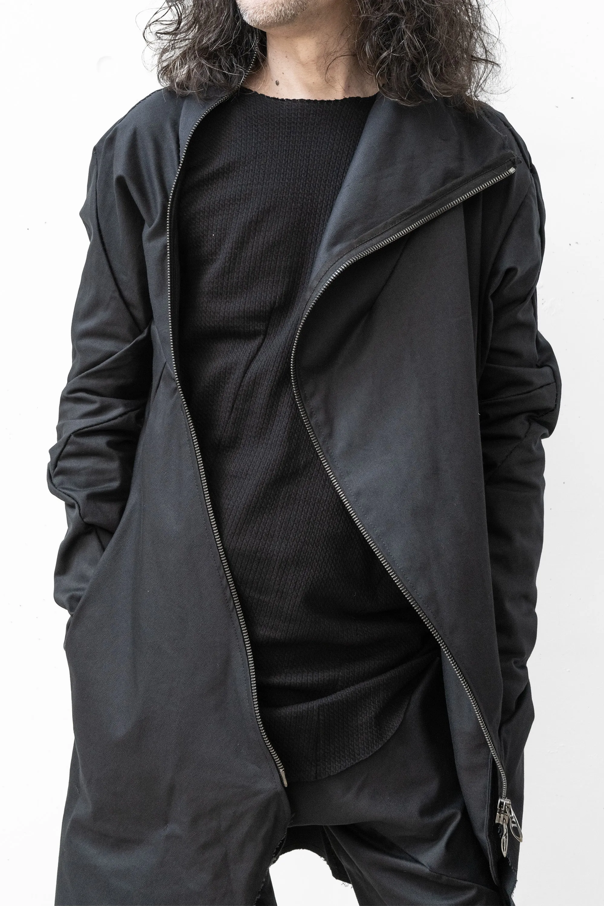 Leon Emanuel Blanck/DISTORTION CURVED COAT