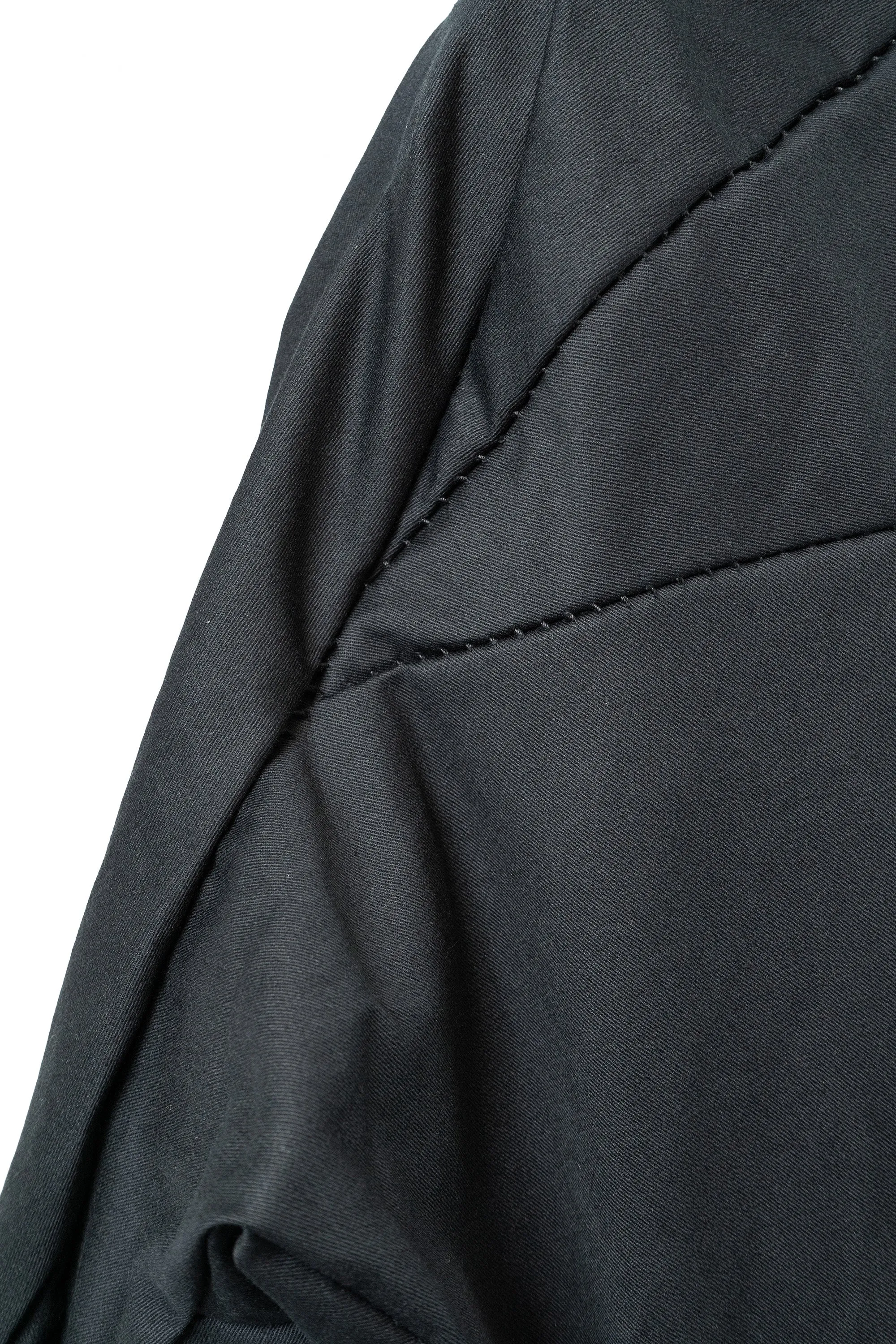 Leon Emanuel Blanck/DISTORTION CURVED COAT