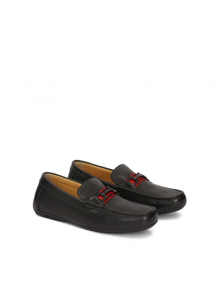 Mocassins noirs à rayures rouges 