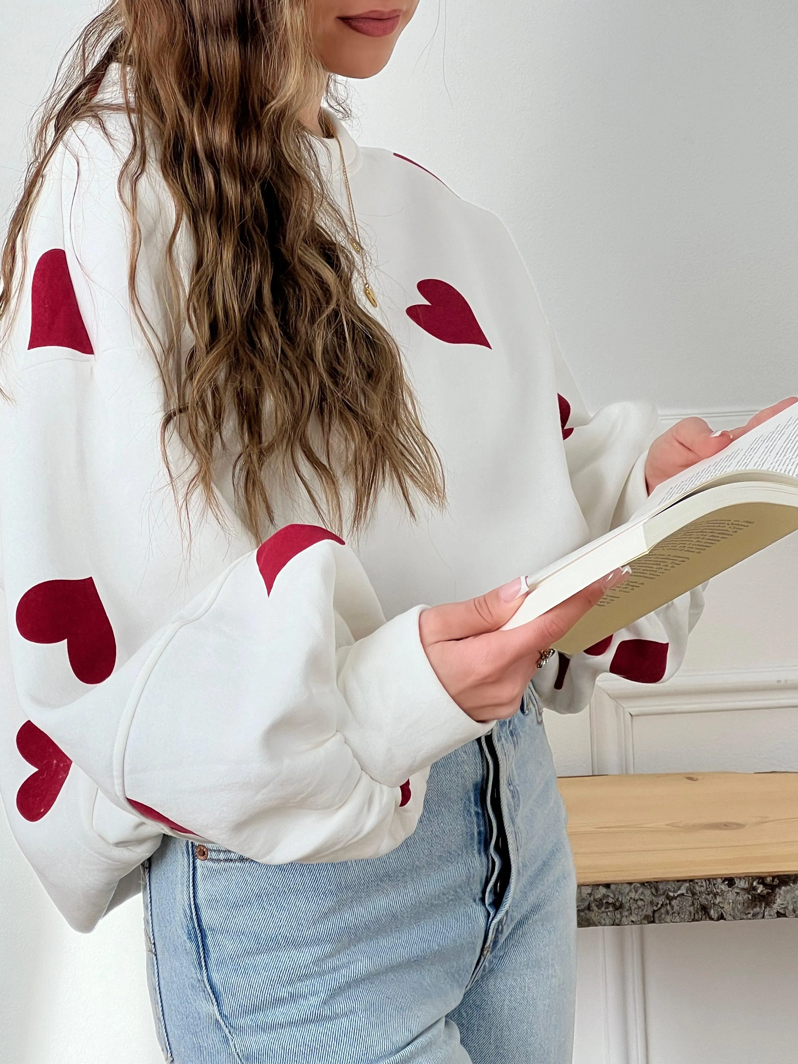 Pull à cœurs rouges : Alana